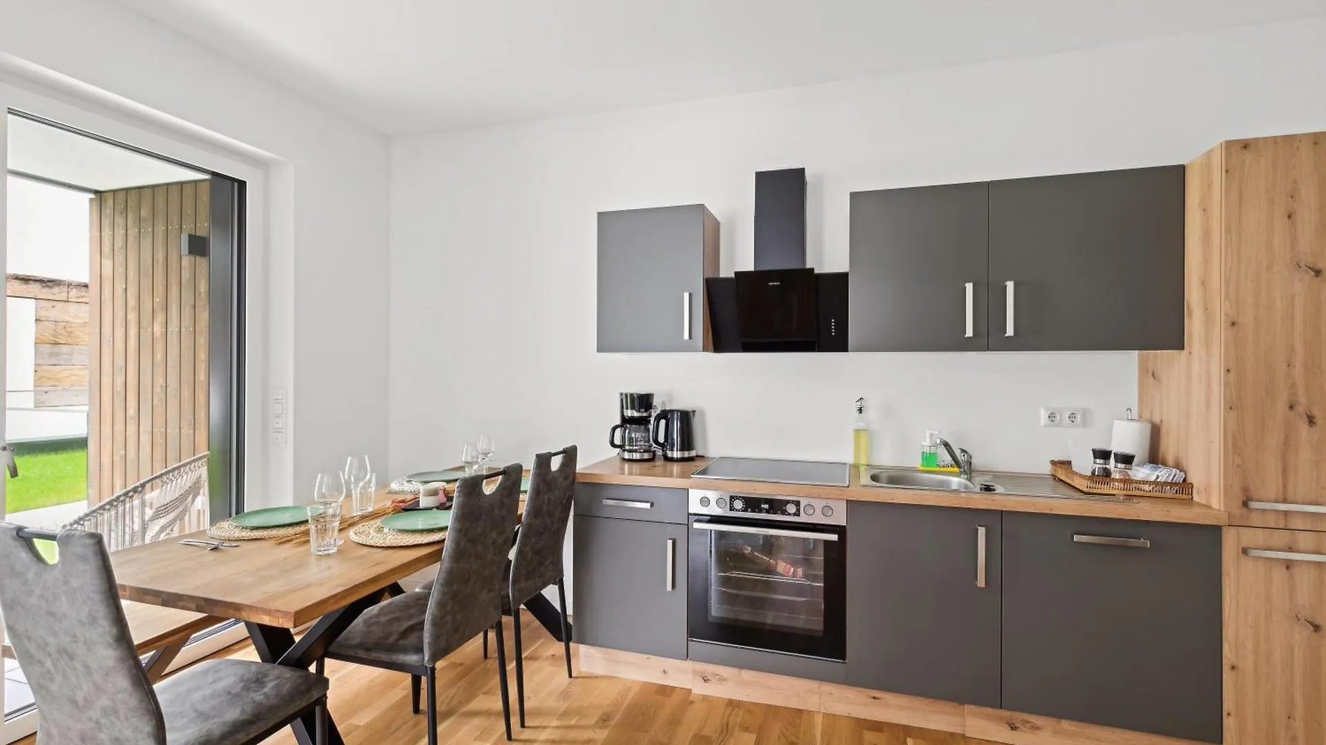 Sali Homes R4 - High-Quality Apartment With Terrace Bayreuth