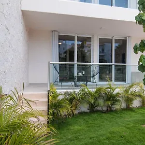  Apartment Ground Level Garden At South By Tao Santamar Mexiko